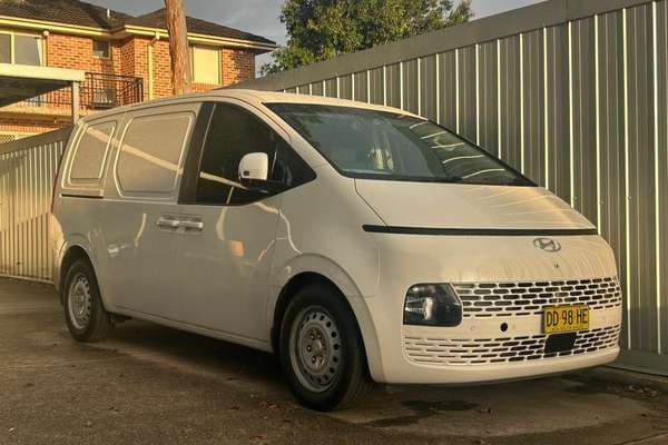 2022 Hyundai STARIA LOAD